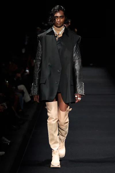Look 2